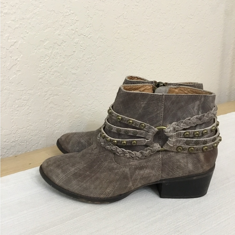 NAUGHTY MONKEY Brown Ankle Booties with Rivets Decorations size 7.5